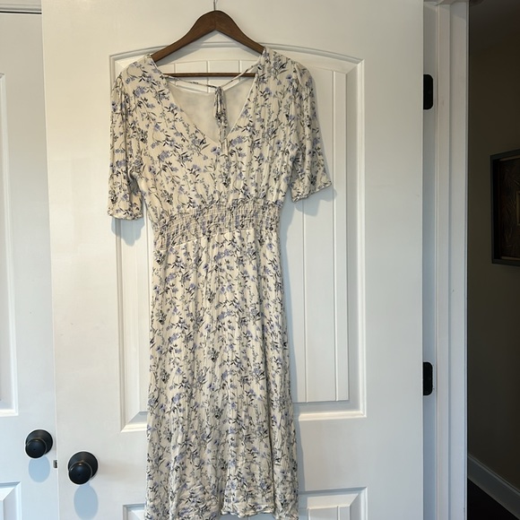 Gilli Off White Blue Floral Smocked Waist Dress - Picture 3 of 8